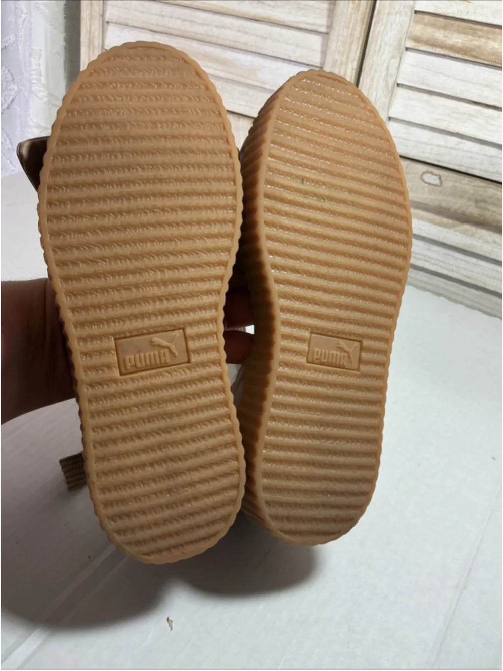 puma x fenty by rihanna shoes Size 7 In New Condition With Out Box